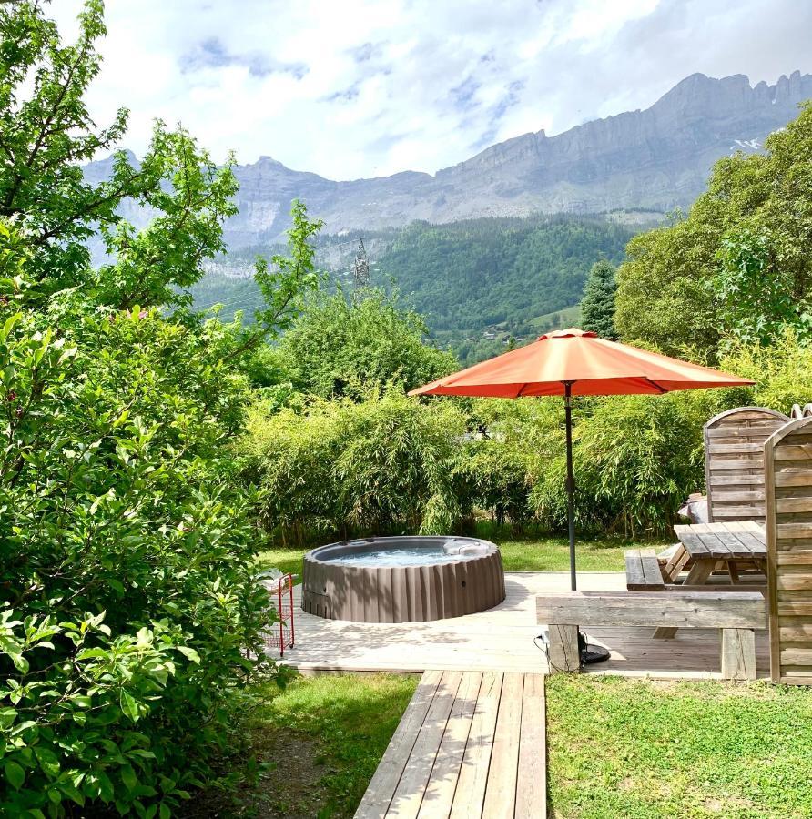 Appartement Avec Jacuzzi Dans Chalet Prive, Grande Terrasse, Parking Gratuit Les Houches Exterior foto